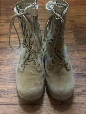 Men's Tactical Lace-Up Boots in Coyote Tan